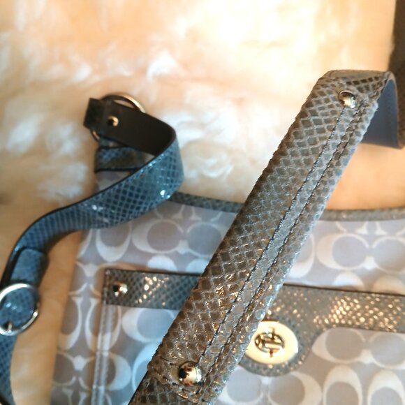 COACH Signature Crossbody Bag - Picture 5 of 10